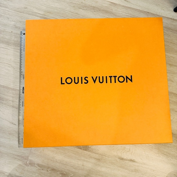Designer Authentic Louis Vuitton bag storage box - large - Picture 2 of 4